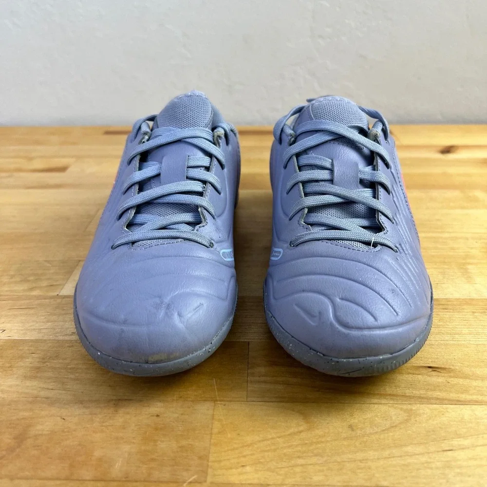 Nike Soccer Shoes Tiempo Legend 10 Pro IC Kids Size 3.5 Indoor Soccer Sneaker